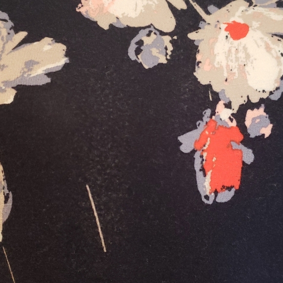 Cold should ruffled dressed - Picture 3 of 6